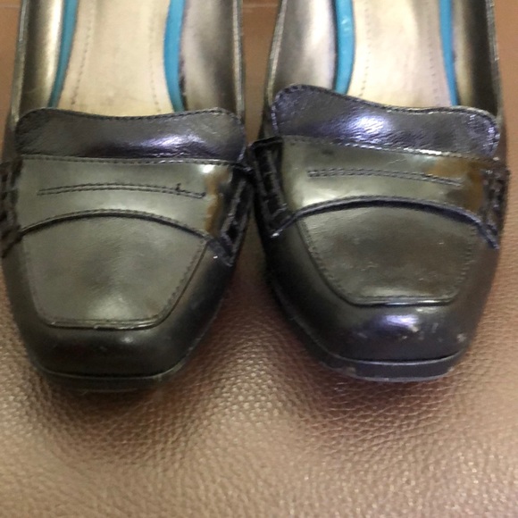 Preloved Kenneth Cole Reaction black pumps - Picture 2 of 7
